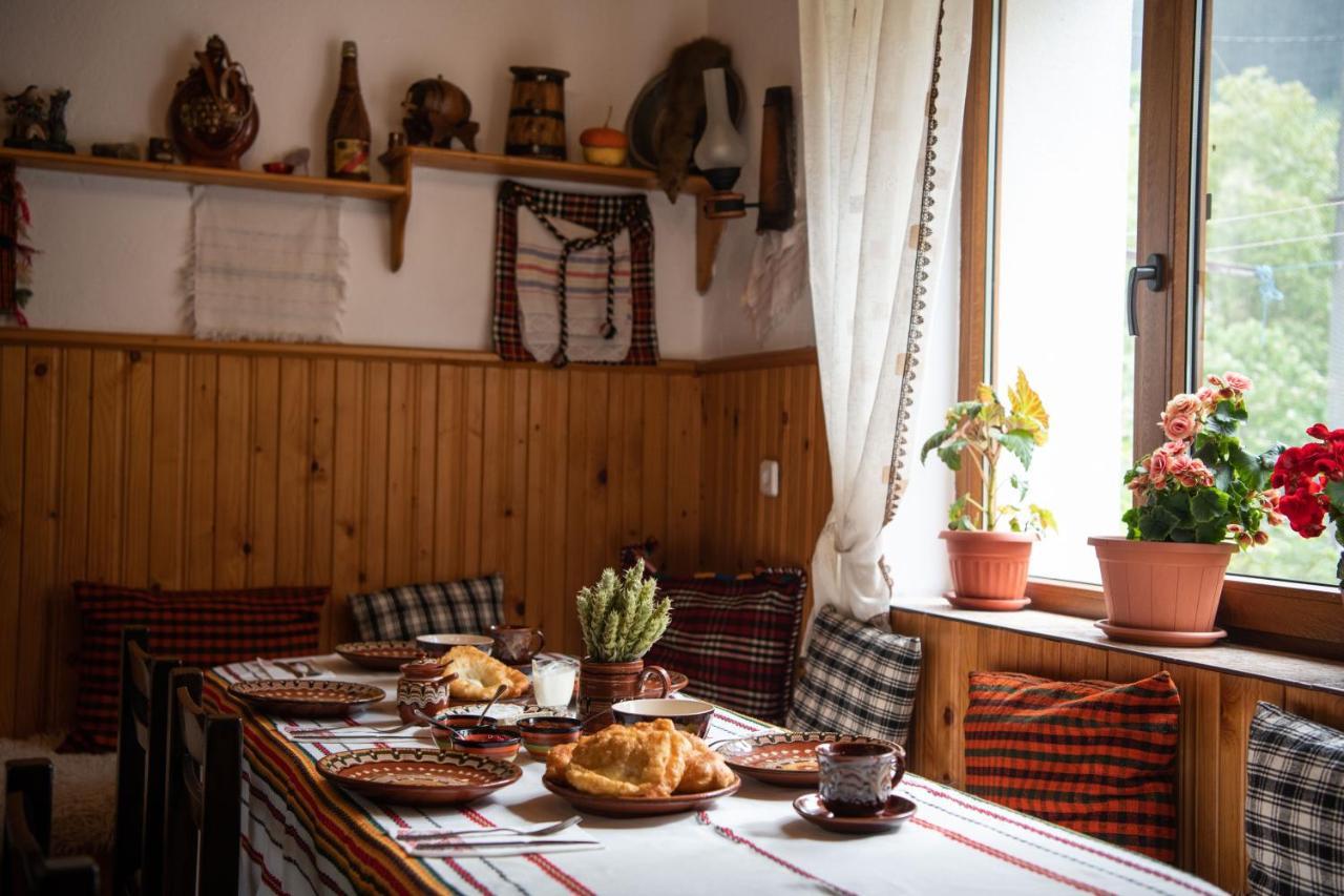 Guest House Rossy Trigrad Buitenkant foto